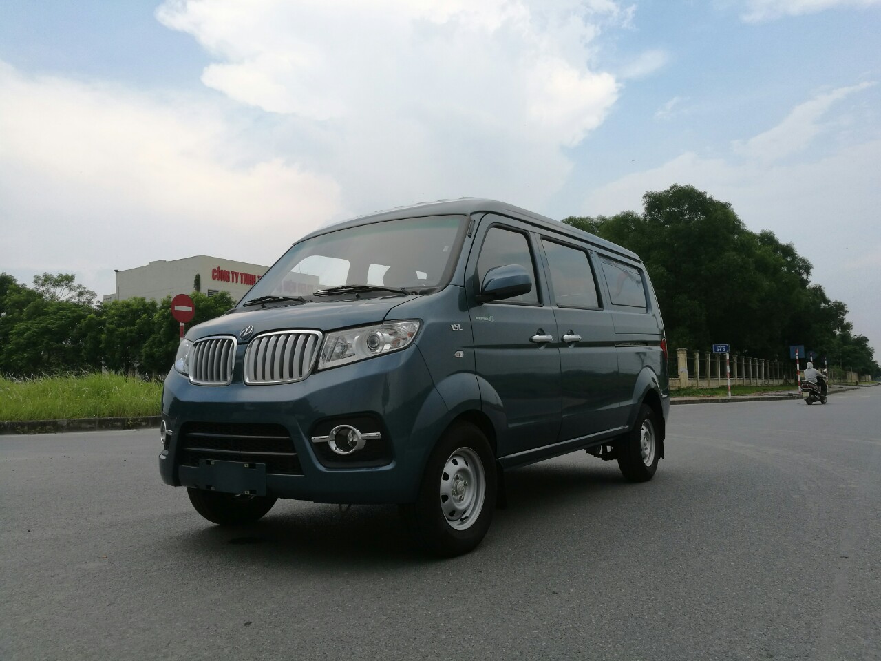 Xe tải van Dongben X30 V5M 490kg 5 chỗ